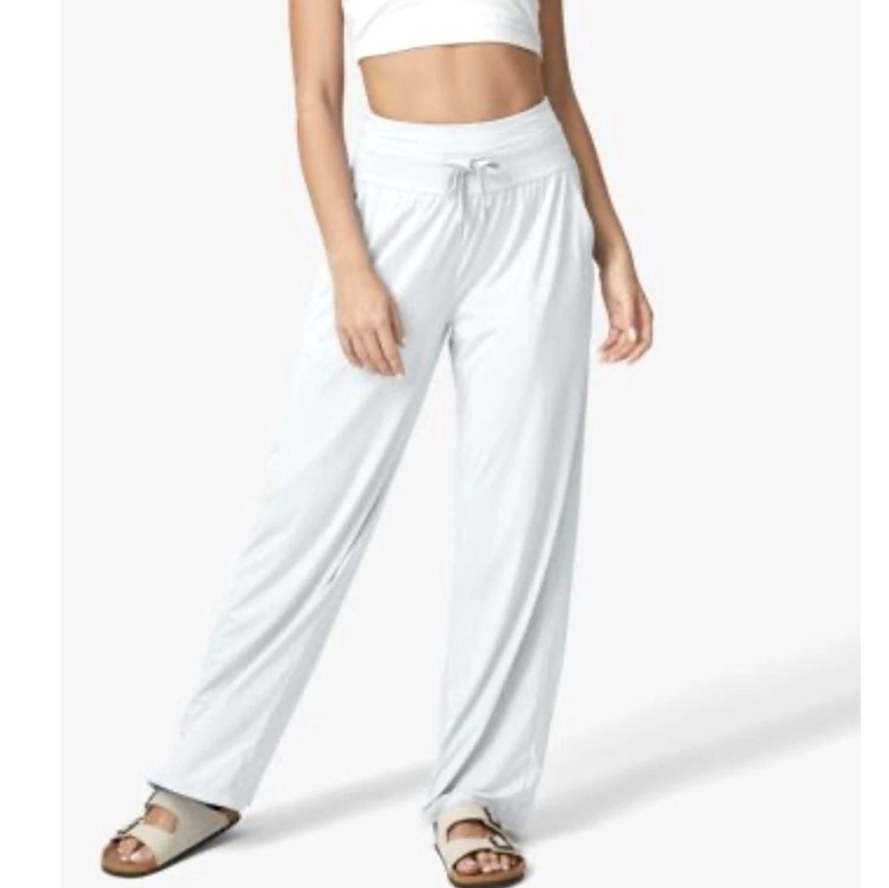 ALO YOGA White Lounge Pants